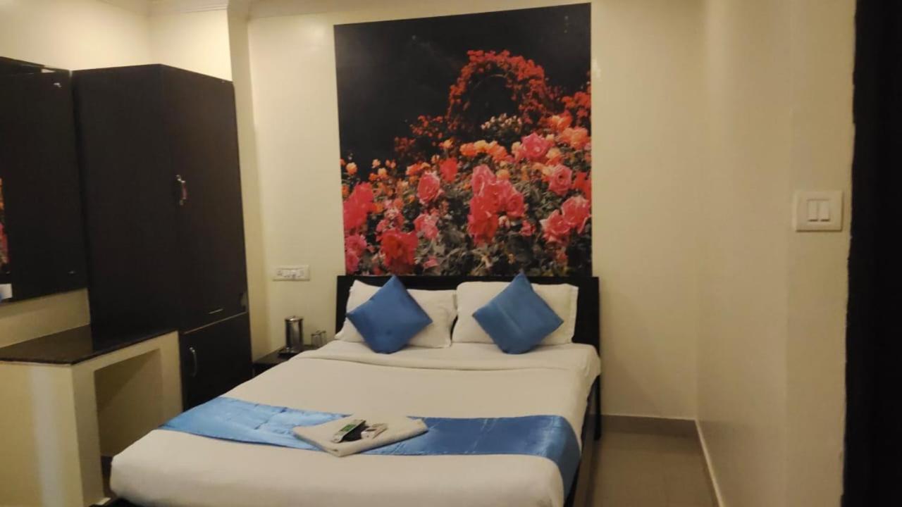 Hotel Ns Royal Emirates With 3Hr Early Check In Hyderabad Exterior foto